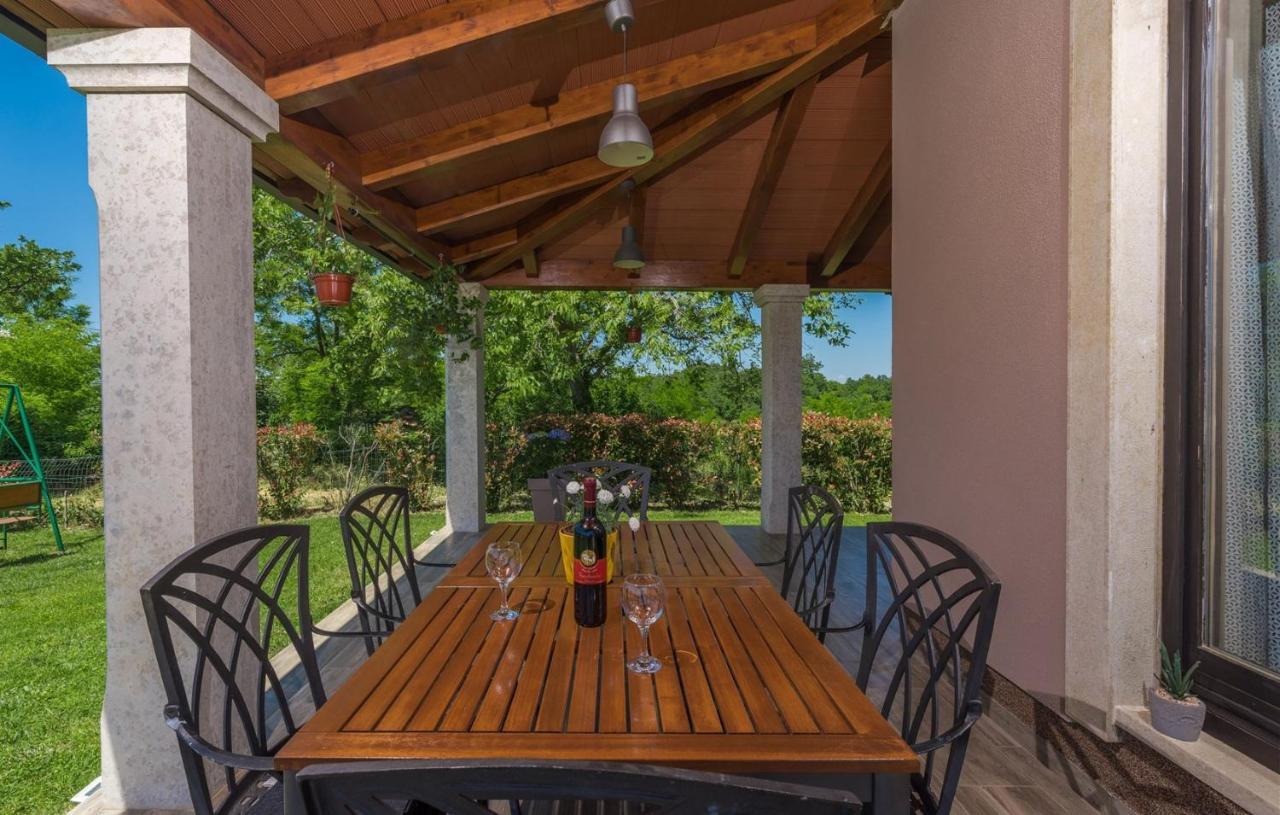 Holiday House Vita Tinjan Quarto foto