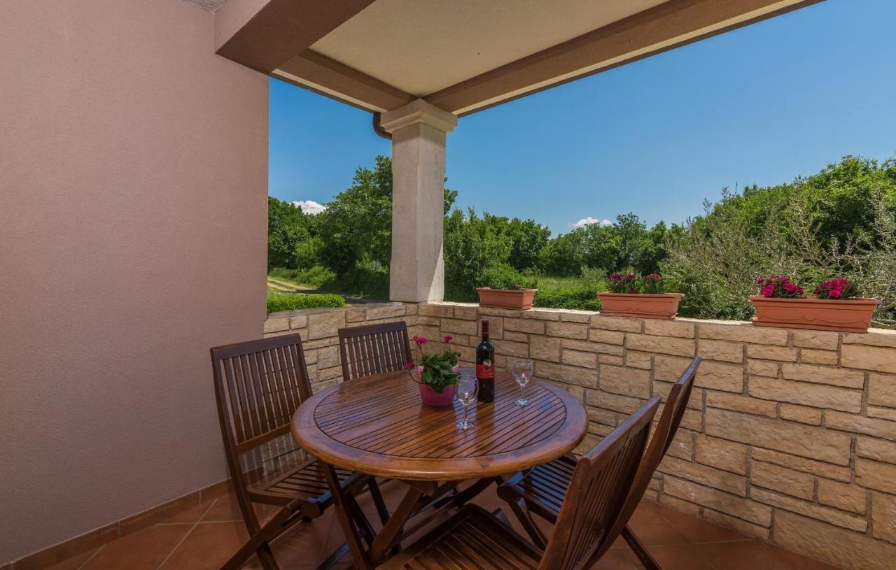 Holiday House Vita Tinjan Quarto foto